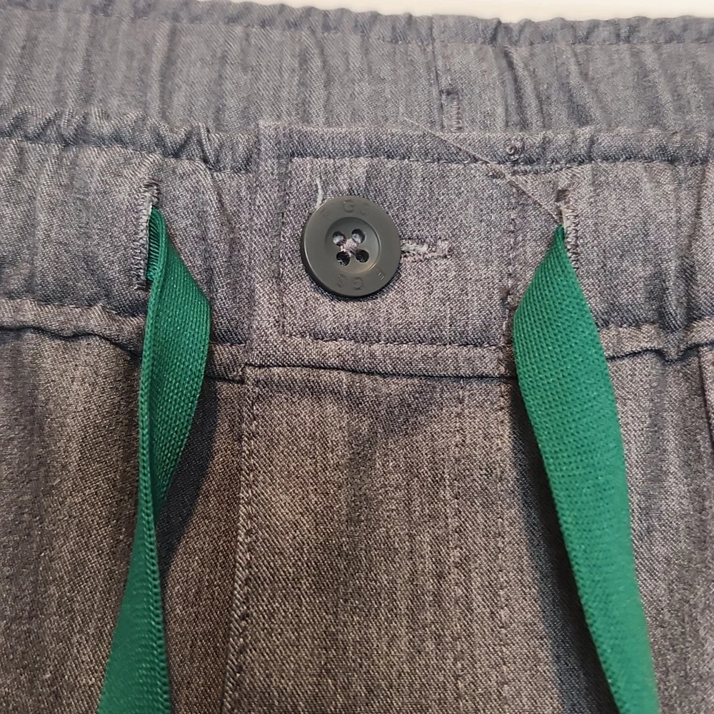 Figs Cairo Cargo Scrub Pant for Men Size Medium